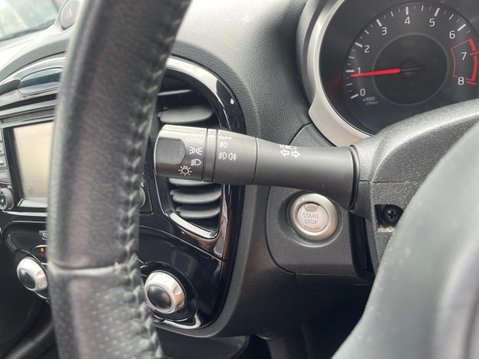 Nissan Juke 1.2 DIG-T N-Connecta Euro 6 (s/s) 5dr 32