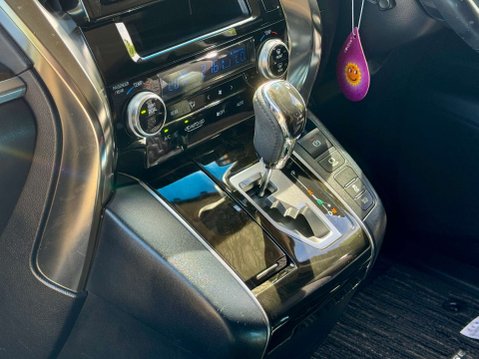 Toyota Vellfire 2.5 PETROL Z A EDITION 7 SEATS 48