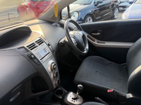 Toyota Yaris 1.3 TR Multimode 3dr 23