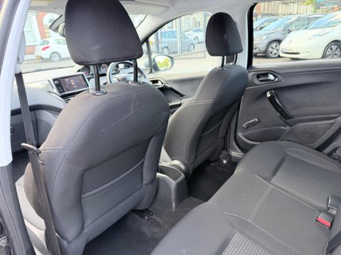 Peugeot 208 1.2 PureTech Allure Euro 6 5dr 28