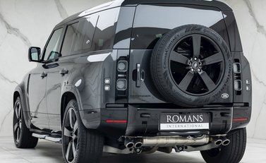 Land Rover Defender 110 V8 3