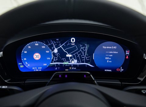 Porsche Macan Turbo Electric 22