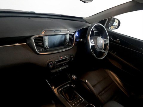 Kia Sorento 2.2 CRDi KX-2 SUV 5dr Diesel Manual AWD Euro 6 (s/s) (197 bhp) Alloys - Air 13