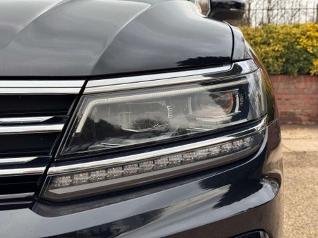 Volkswagen Tiguan 2.0 Tiguan R-Line TDI BlueMotion Technology 4Motion Semi-Auto 4WD 5dr 2