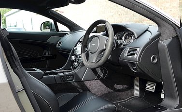 Aston Martin V8 Vantage S 7
