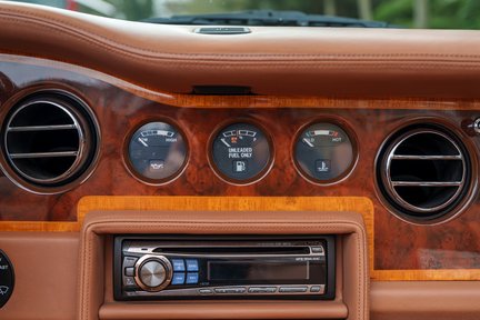 Rolls-Royce Corniche IV 20