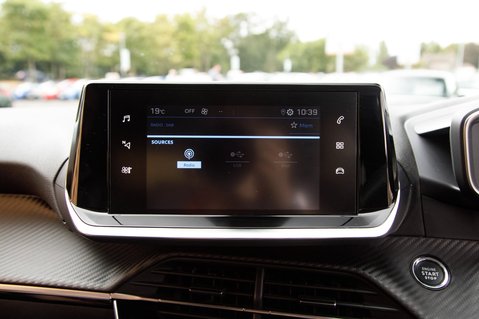 Peugeot 208 PURETECH ALLURE PREMIUM S/S 22