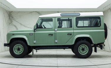 Land Rover Defender 110 HERITAGE 5