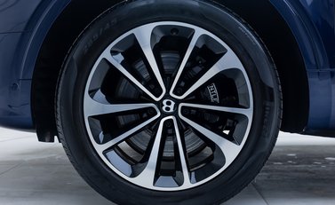 Bentley Bentayga V8 First Edition LHD 43