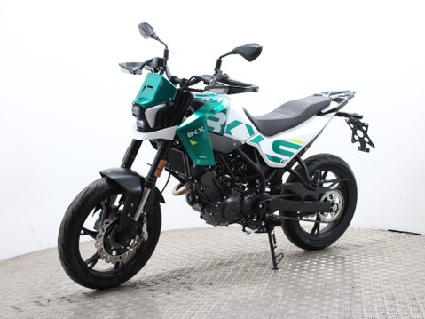 Benelli BKX 125 S 15