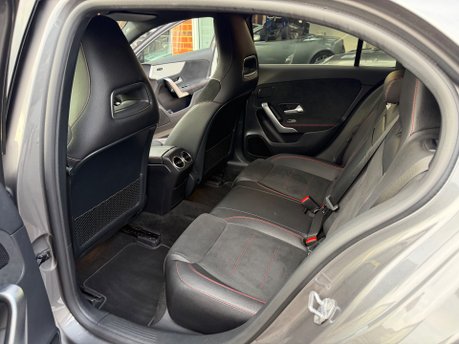 Mercedes-Benz A Class A 220 AMG LINE PREMIUM 36