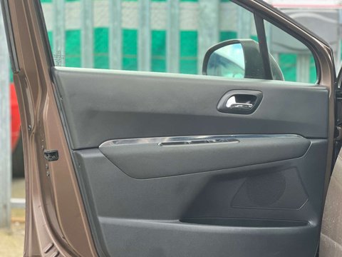 Peugeot 3008 1.6 3008 Active HDi 5dr 47