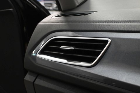 Volkswagen T-Roc 1.5 T-Roc Style TSI Semi-Auto 5dr 38