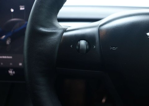 Tesla Model Y (Dual Motor) Long Range SUV 5dr Electric Auto 4WDE (384 bhp) 31