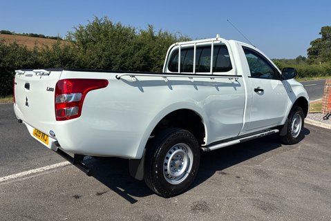Mitsubishi L200 DI-D 4WD 4Life Single Cab Pickup - Air Con 2