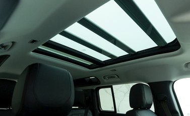 Land Rover Defender 110 D250 First Edition 11