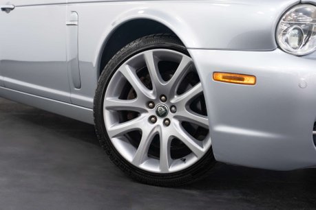Jaguar XJ 3.0 XJ Sovereign V6 Auto 4dr 2