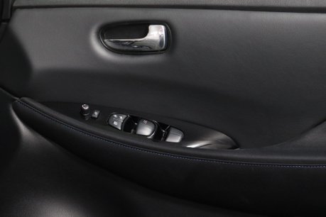 Nissan LEAF LAUNCH EDITION 36