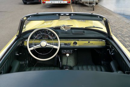 Mercedes-Benz SL Series 300SL Roadster 24