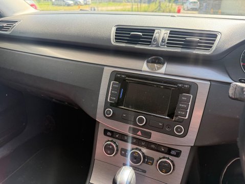 Volkswagen Passat 2.0 TDI BlueMotion Tech Executive DSG Euro 5 (s/s) 5dr 8