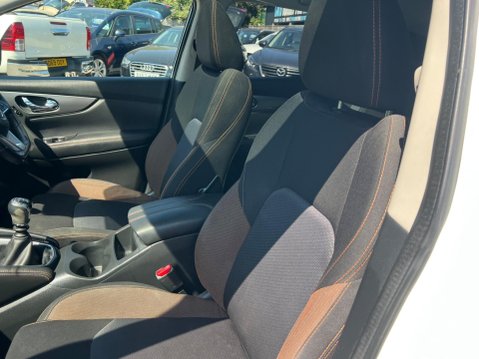 Nissan Qashqai 1.3 DIG-T N-Motion Euro 6 (s/s) 5dr 25