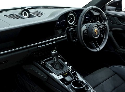 Porsche 911 (992) GT3 12