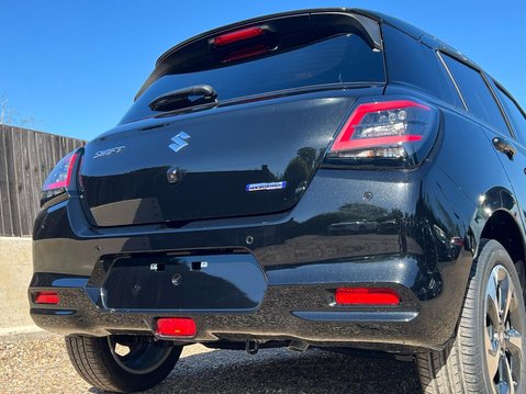 Suzuki Swift 1.2 Hybrid ULTRA 18