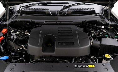 Land Rover Defender 110 X P400 28