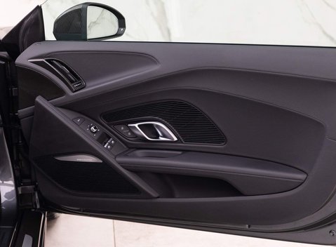 Audi R8 V10 Performance Carbon Black 13