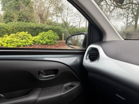 Toyota Aygo 1.0 VVT-i x-clusiv Euro 6 5dr 37