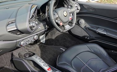 Ferrari 488 Spider 16