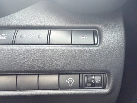 Nissan Juke 1.0 DIG-T N-CONNECTA 23