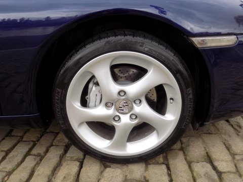 Porsche 911 (996) Carrera 4 Cabriolet 38