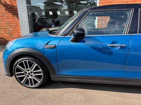 Mini Hatch 1.5 Cooper Exclusive Hatchback 5dr Petrol Steptronic Euro 6 (s/s) (136 ps) 5