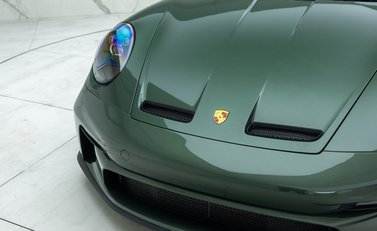 Porsche 911 GT3 TOURING (992) 31