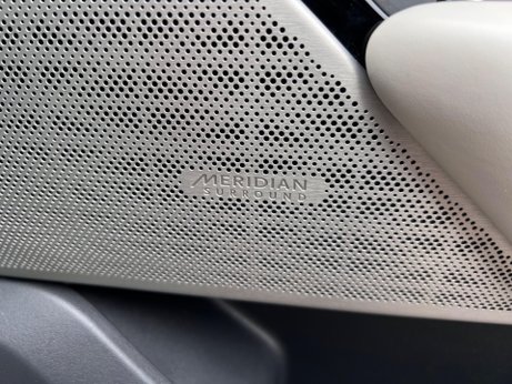 Land Rover Range Rover Velar 2.0 D240 R-Dynamic HSE Auto 4WD Euro 6 (s/s) 5dr 18