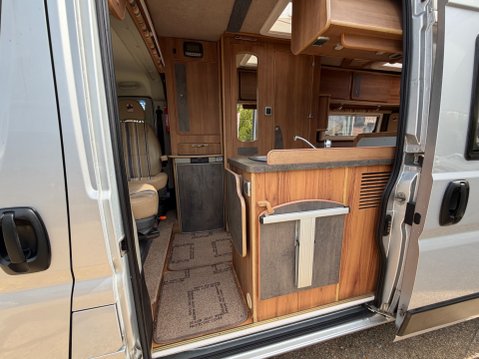 IH Motorhomes TIO RL REAR LOUNGE MODEL LOW MILEAGE 12