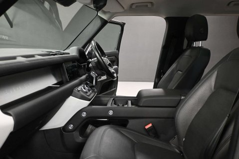 Land Rover Defender 3.0 Defender XS Edition D MHEV A 4WD 5dr 30