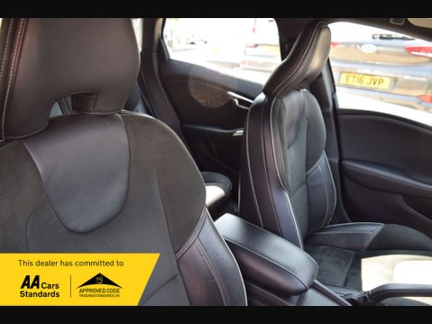 Volvo V40 2.0 V40 R-Design D2 5dr 37