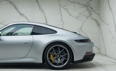 Porsche 911 GT3 TOURING (992) 41