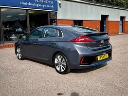 Hyundai IONIQ 1.6 IONIQ Premium SE FHEV Semi-Auto 5dr 9