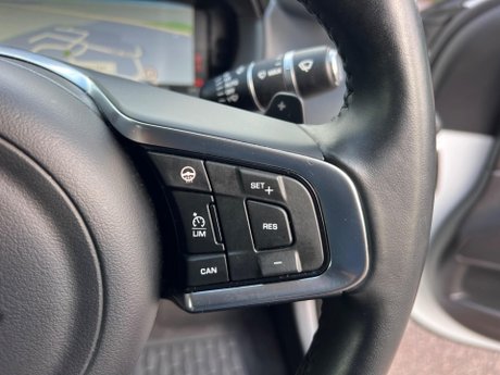 Jaguar XE 2.0i Portfolio Auto AWD Euro 6 (s/s) 4dr 26