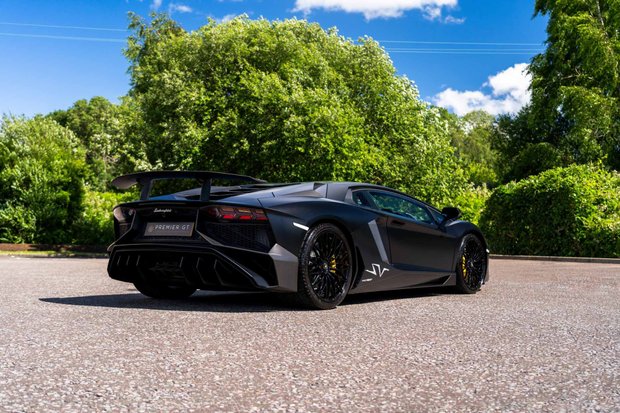 Lamborghini Aventador SV AD PERSONAM. FACTORY SATIN CARBON FIBRE EXT. COMFORT SEATS. FRONT LIFT. 1