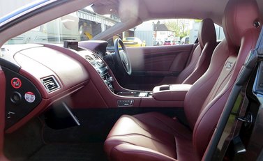 Aston Martin DBS Volante Carbon Edition 3