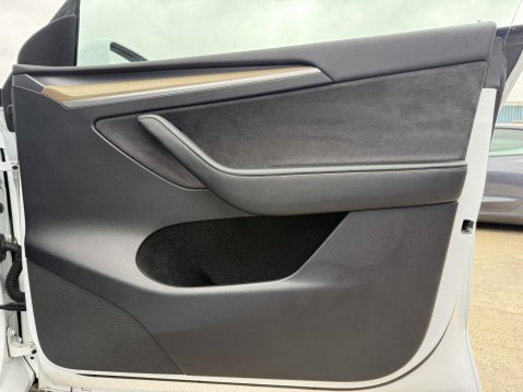 Tesla Model Y (Dual Motor) Long Range SUV 5dr Electric Auto 4WDE (384 bhp) 31