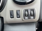 Renault Trafic Crew Cab SWB L1H1 Sport SL27 Air Con Alloys Nav Se 46