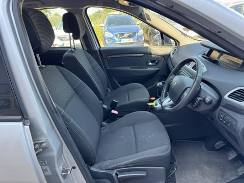 Renault Scenic 1.6 VVT Dynamique TomTom Euro 5 5dr 8