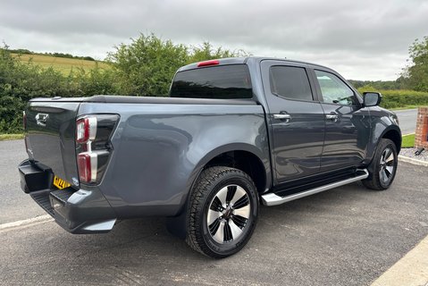 Isuzu D-Max DL40 1.9 TD Double Cab 4x4 Pickup - Roller Shutter 2