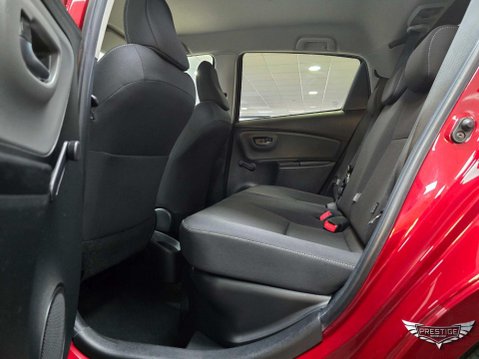 Toyota Yaris 1.5 VVT-h Design E-CVT Euro 6 5dr 73