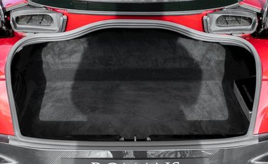 Aston Martin DBS Superleggera 23